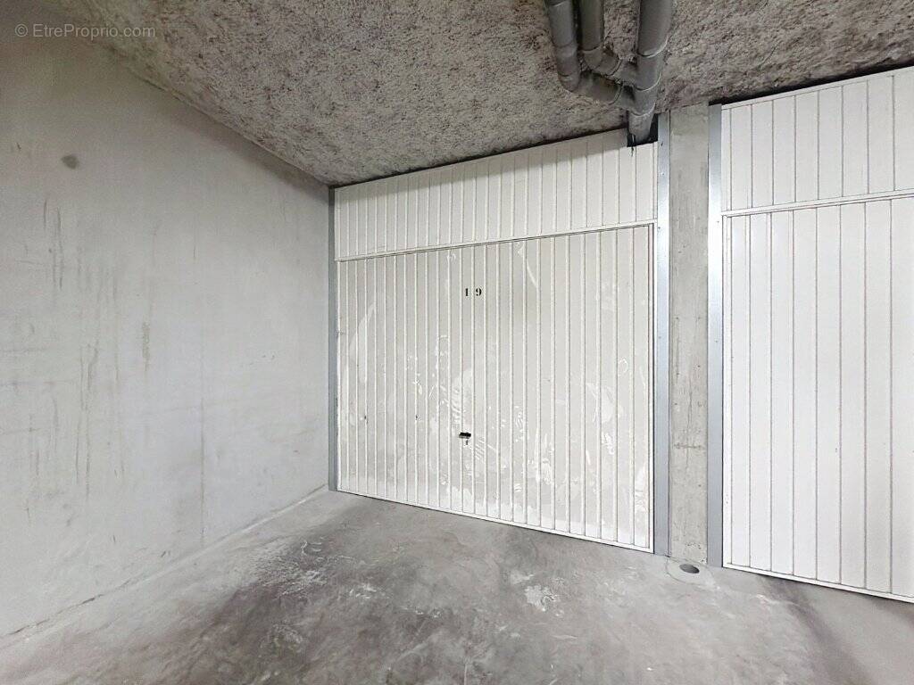 Parking à LYON-3E