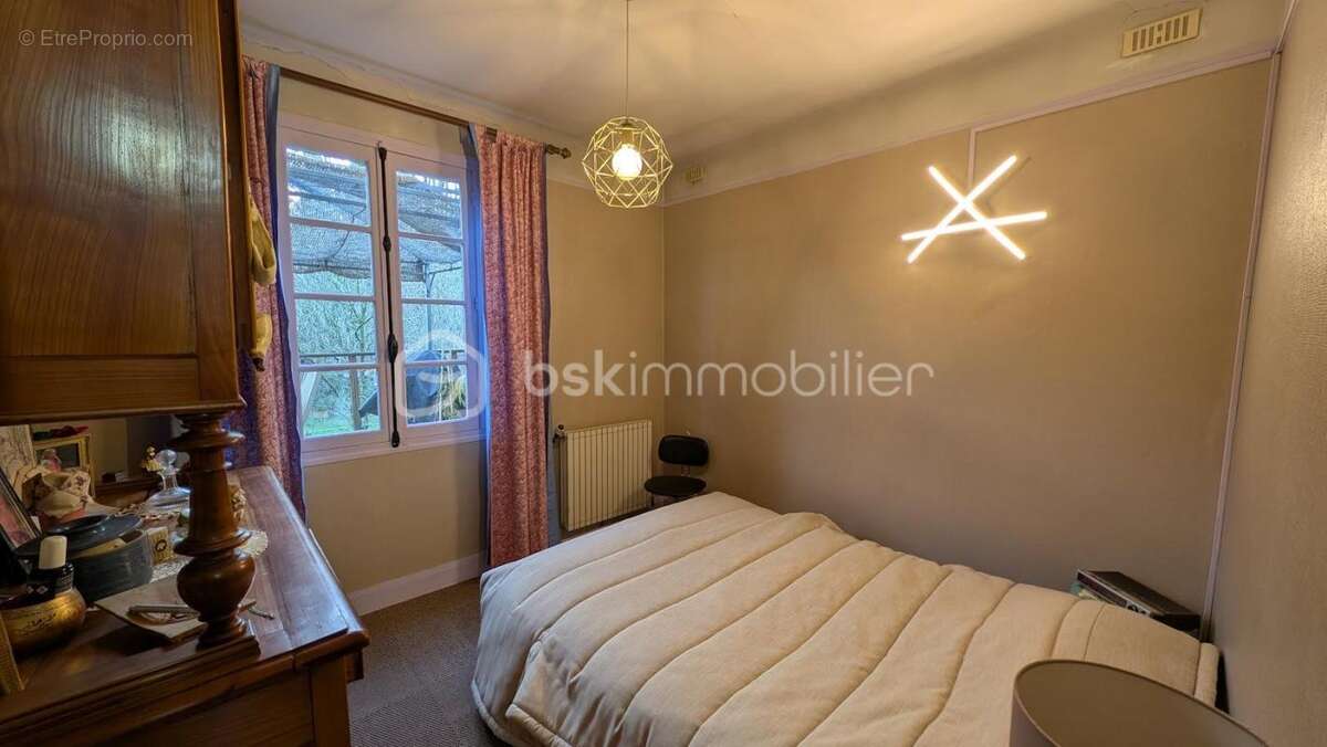 Maison à LES CLAYES-SOUS-BOIS