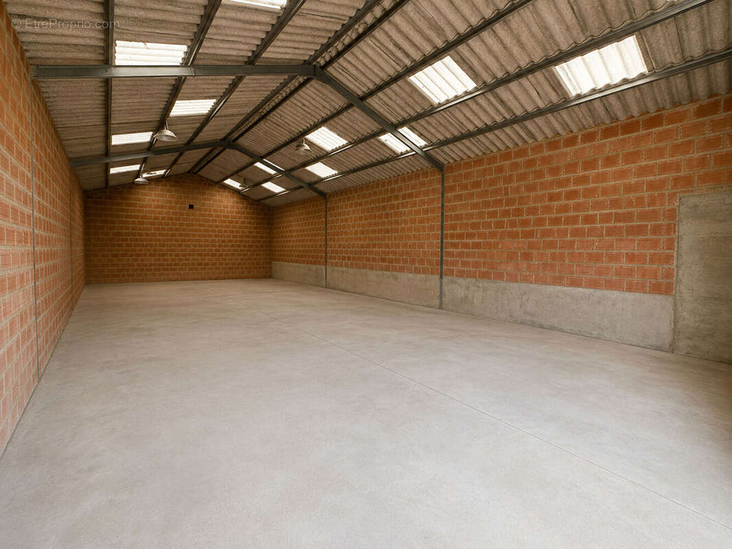 Maison individuelle avec grange, dépendances et garages - photo 9