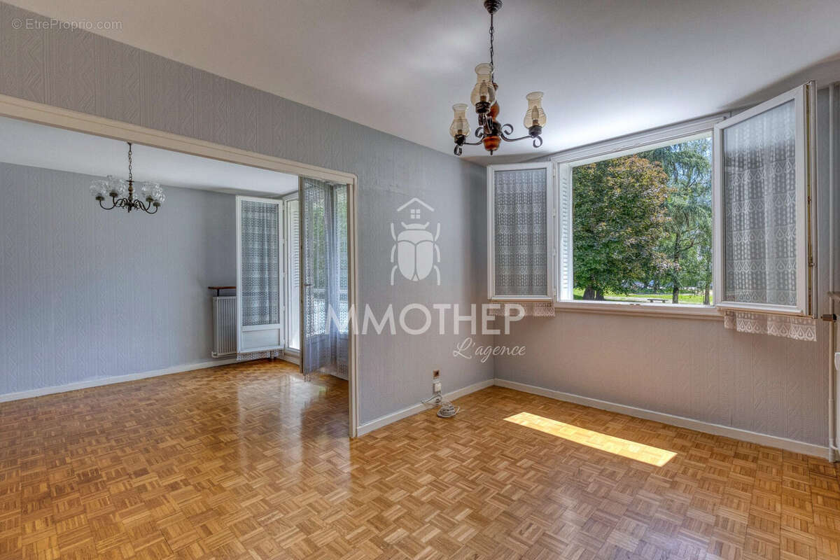 Appartement à SAINT-MARTIN-D'HERES
