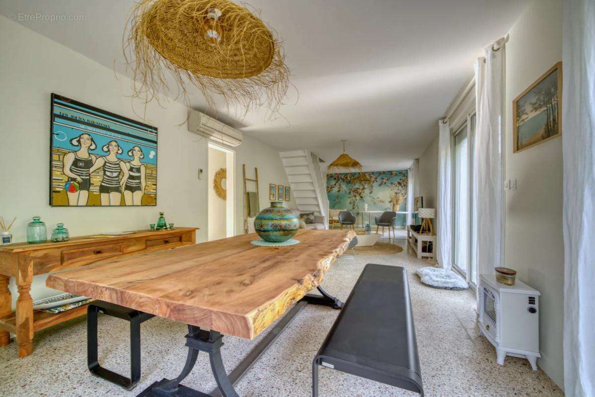 Maison à MESCHERS-SUR-GIRONDE