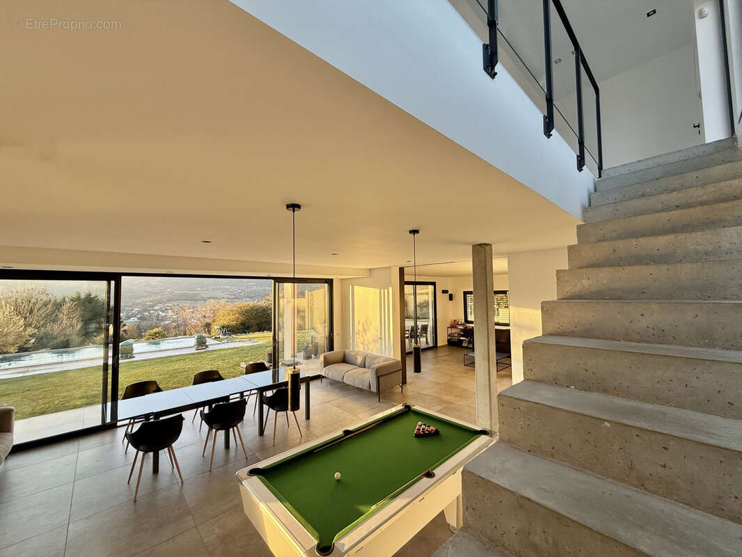 Villa contemporaine de 305 m2 à Saint-Péray - photo 8