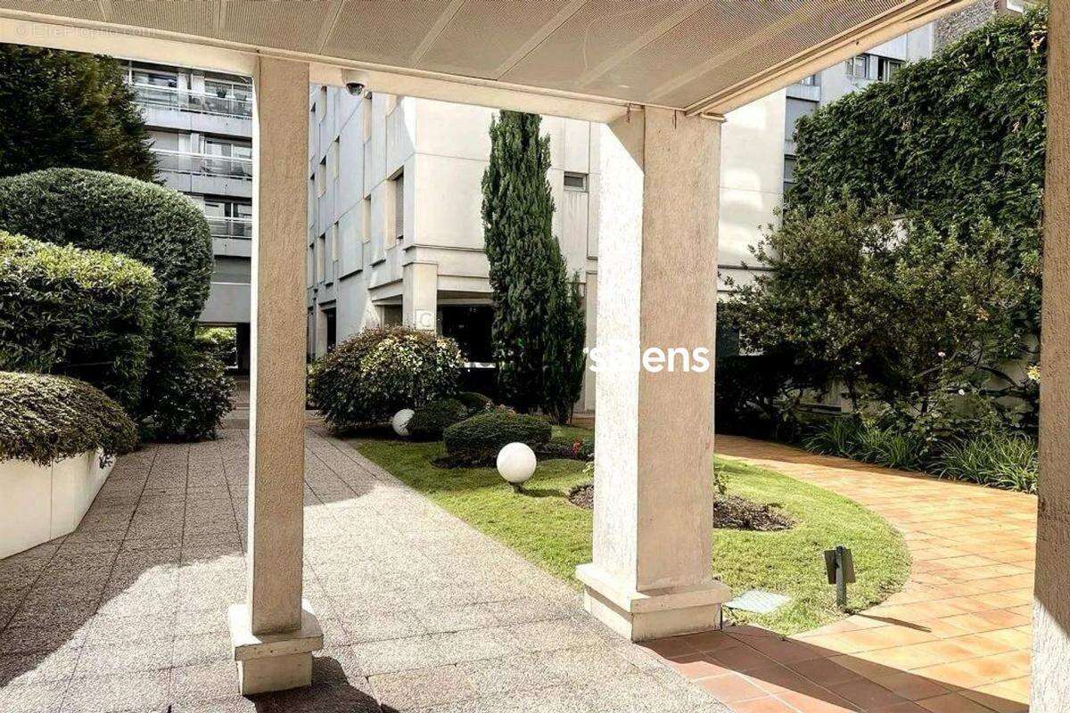 Appartement à PARIS-7E