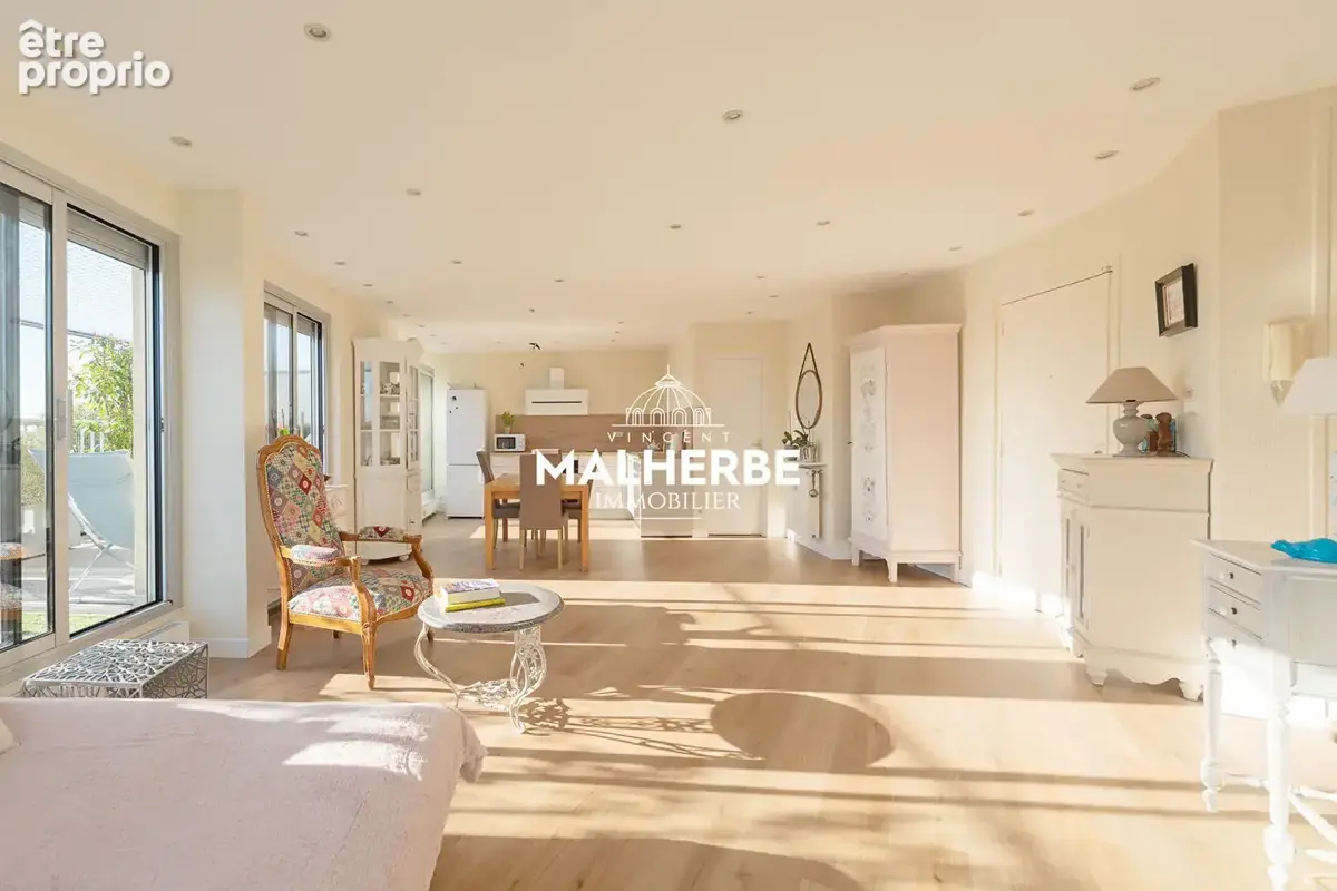 Dernier etage avec terrasse d'exception - photo 1