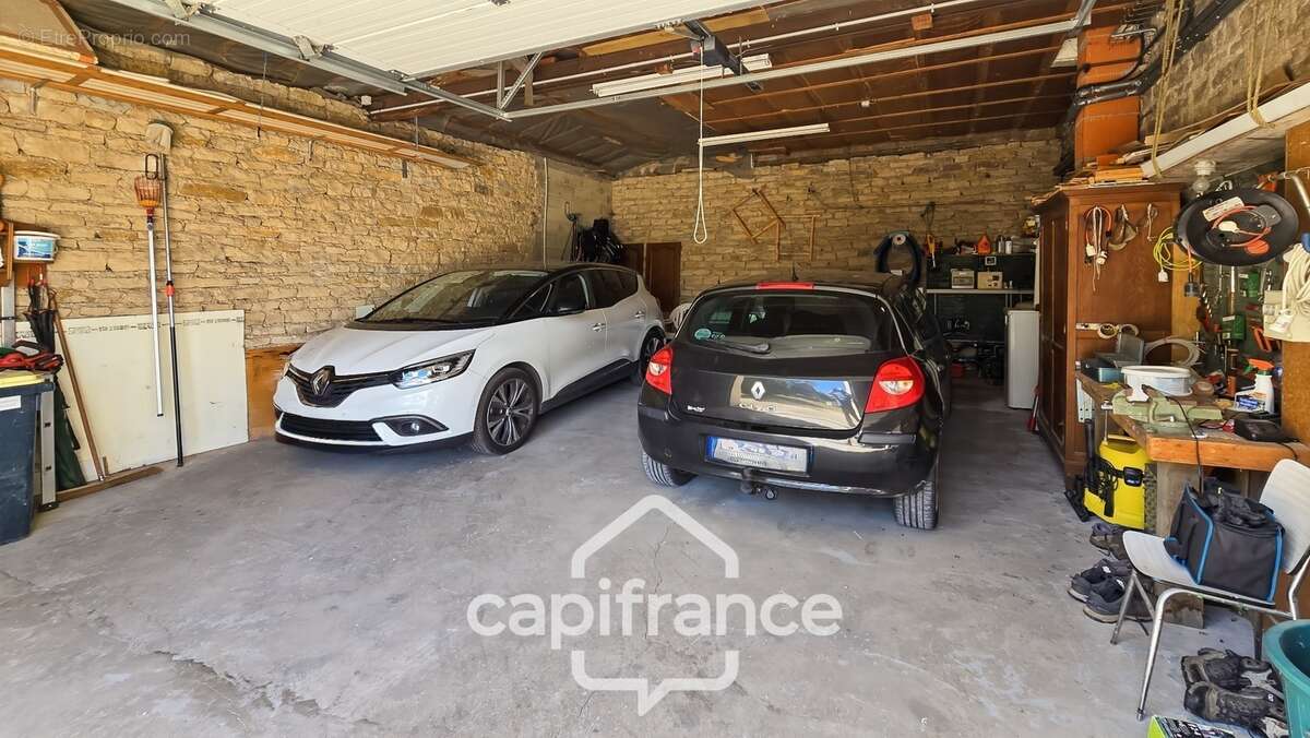 Maison en pierre à vendre 8 pièces avec piscine sur 3100 m² de terrain - photo 12