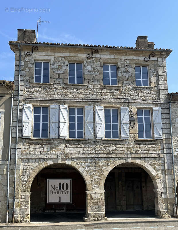 Maison à MAUVEZIN