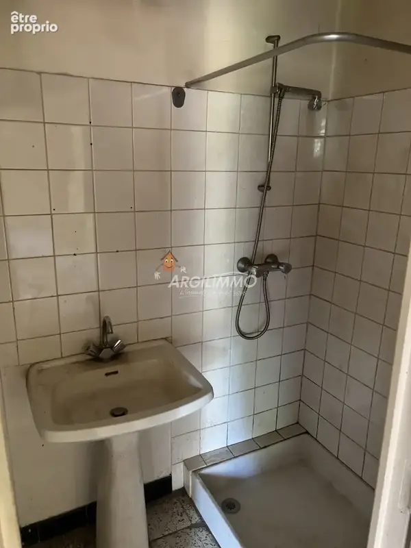 Ensemble immobilier à rénover   Trois maisons et terrains - photo 5