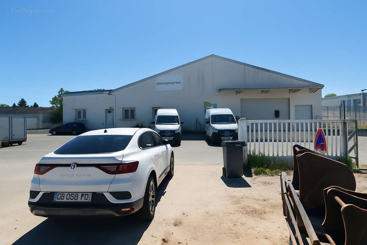 Commerce à SAINTE-EULALIE