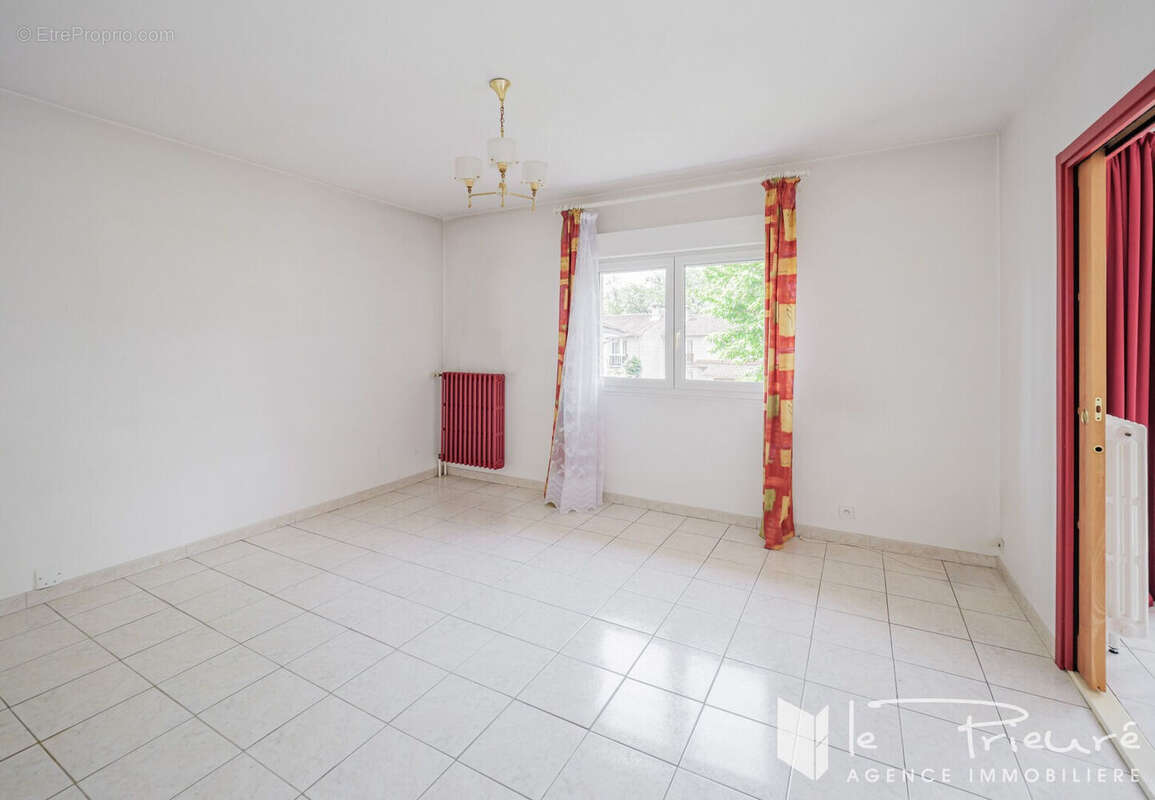 Maison à potentiel avec jardin, garage, sous-sol aménageable et 2 entrées indépendantes, dans un quartier calme d'Albi, proche c - photo 8