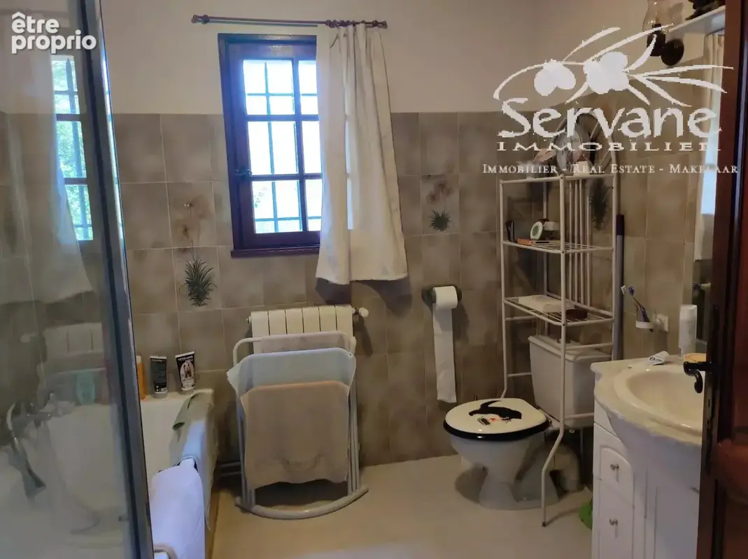Lorgues villa t6 piscine sur 6400 m² - photo 13