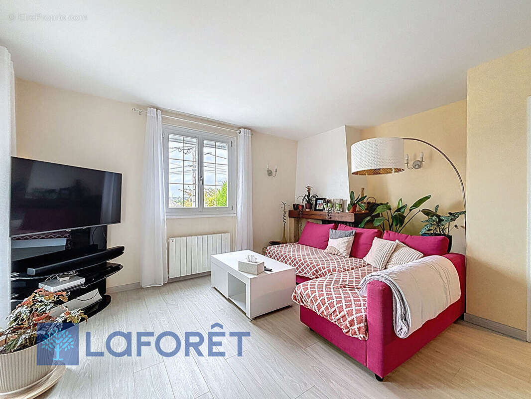 Maison à LA BONNEVILLE-SUR-ITON