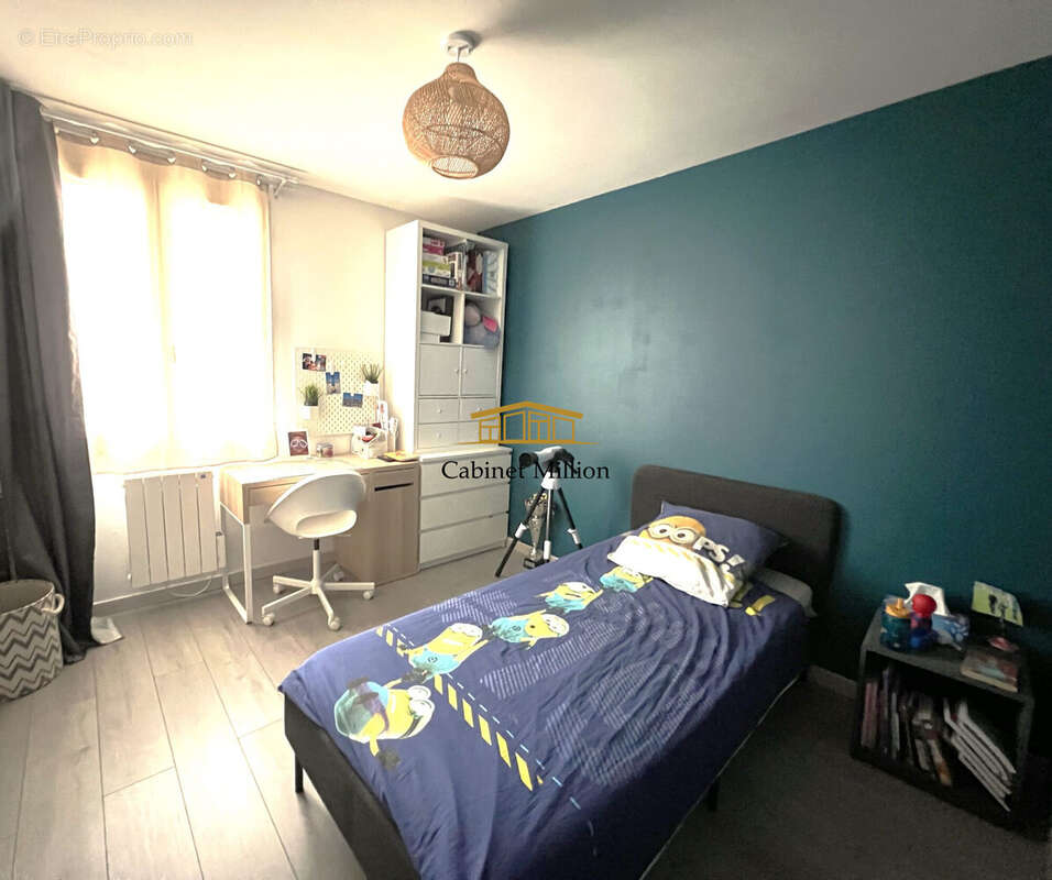 Maison à VIC-LA-GARDIOLE