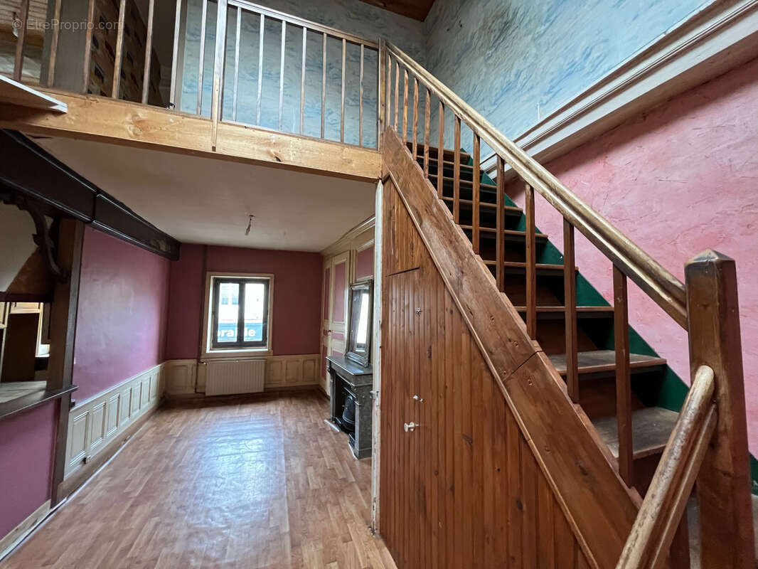 Appartement à GENAY