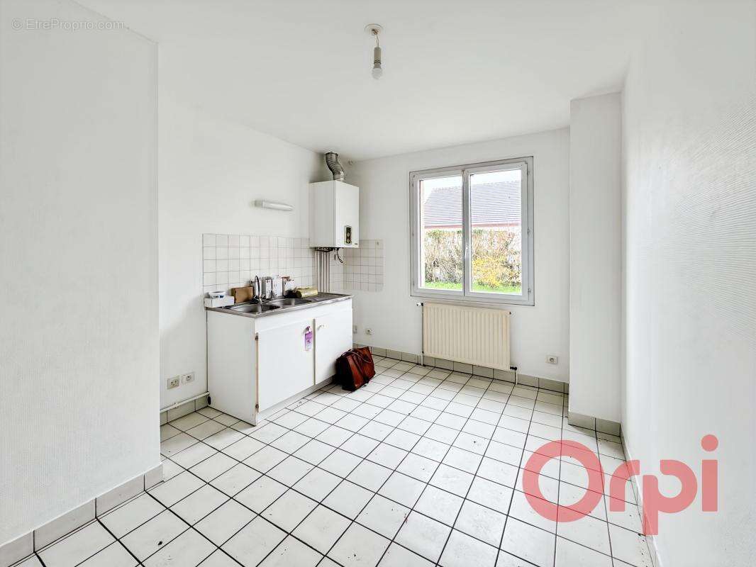 Maison à CHEZAL-BENOIT