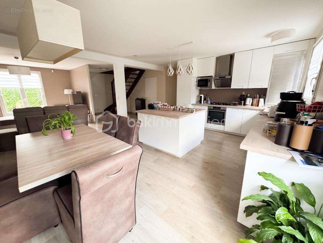 Maison à ROISSY-EN-BRIE