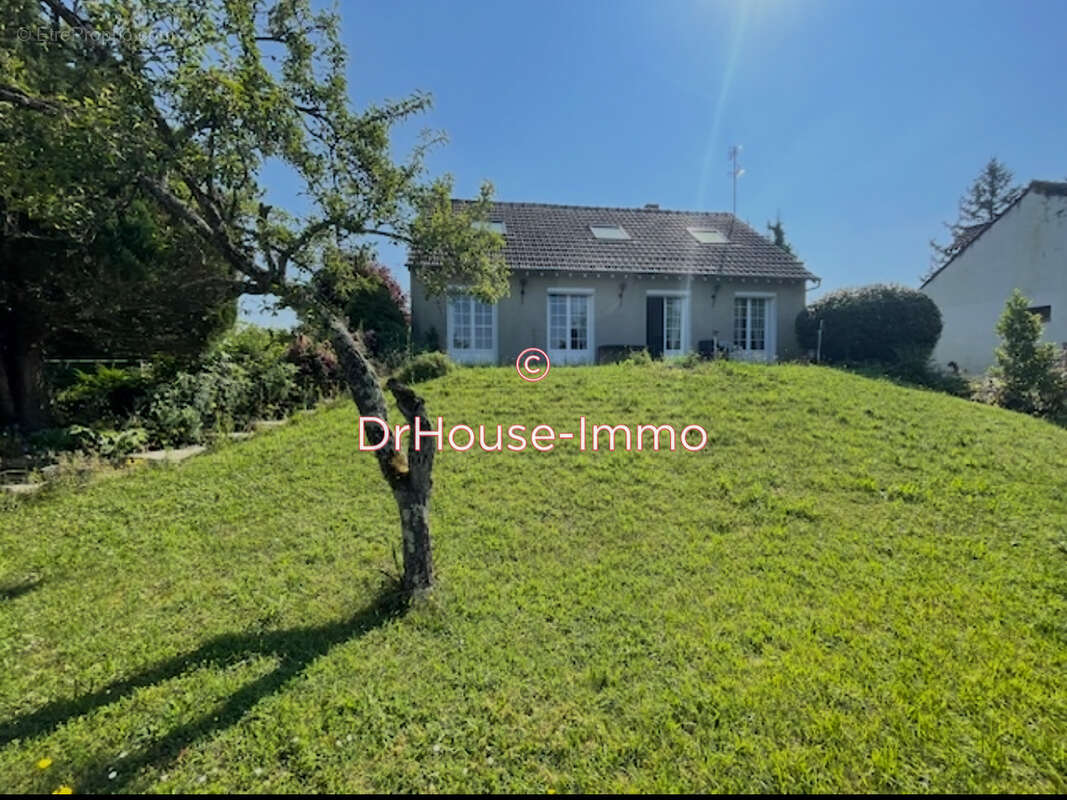 Maison à TREUZY-LEVELAY