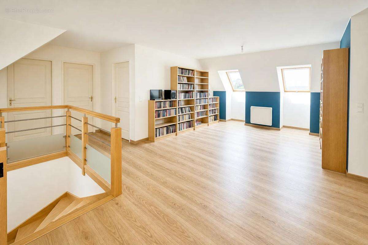 Maison de 232 m² avec jardin à Griselles - photo 5