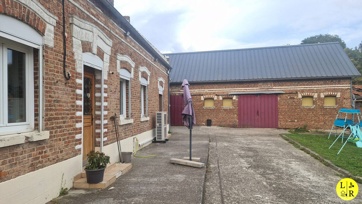 Maison à CROISILLES