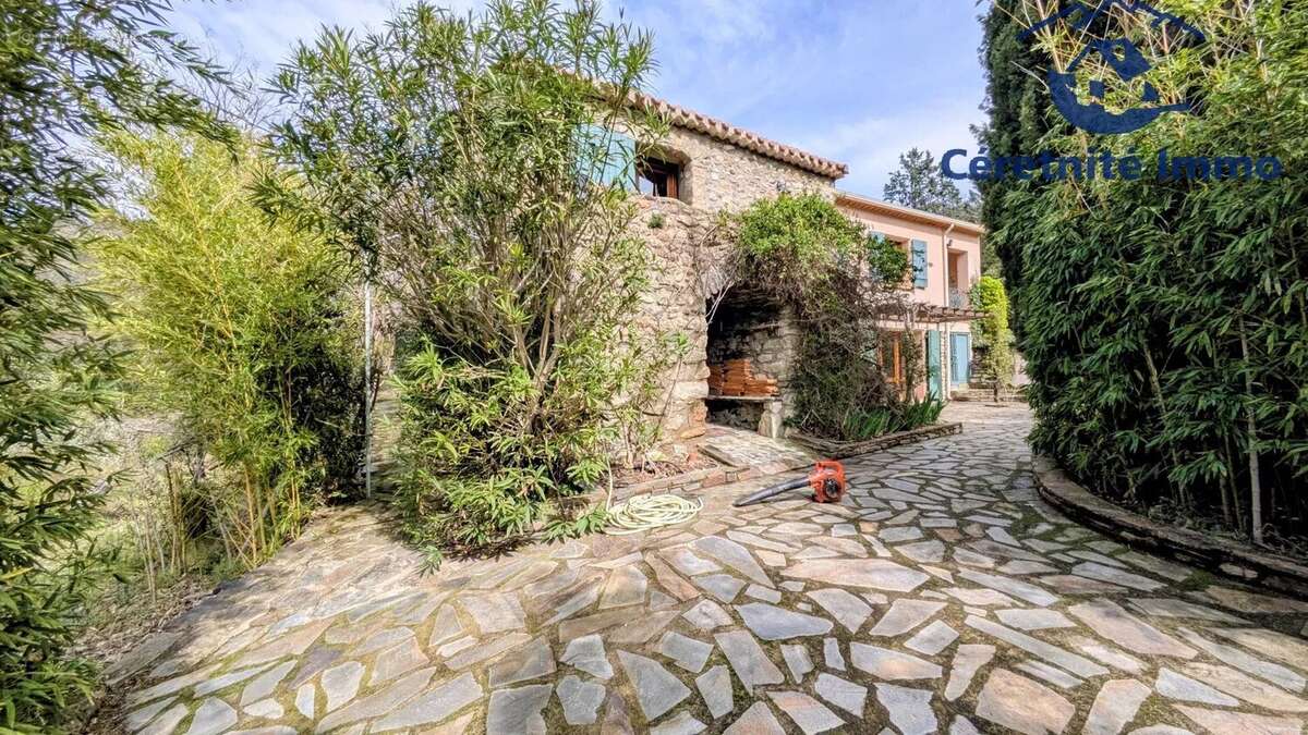 Maison à REYNES