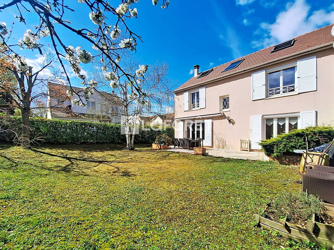Maison à VERNEUIL-SUR-SEINE