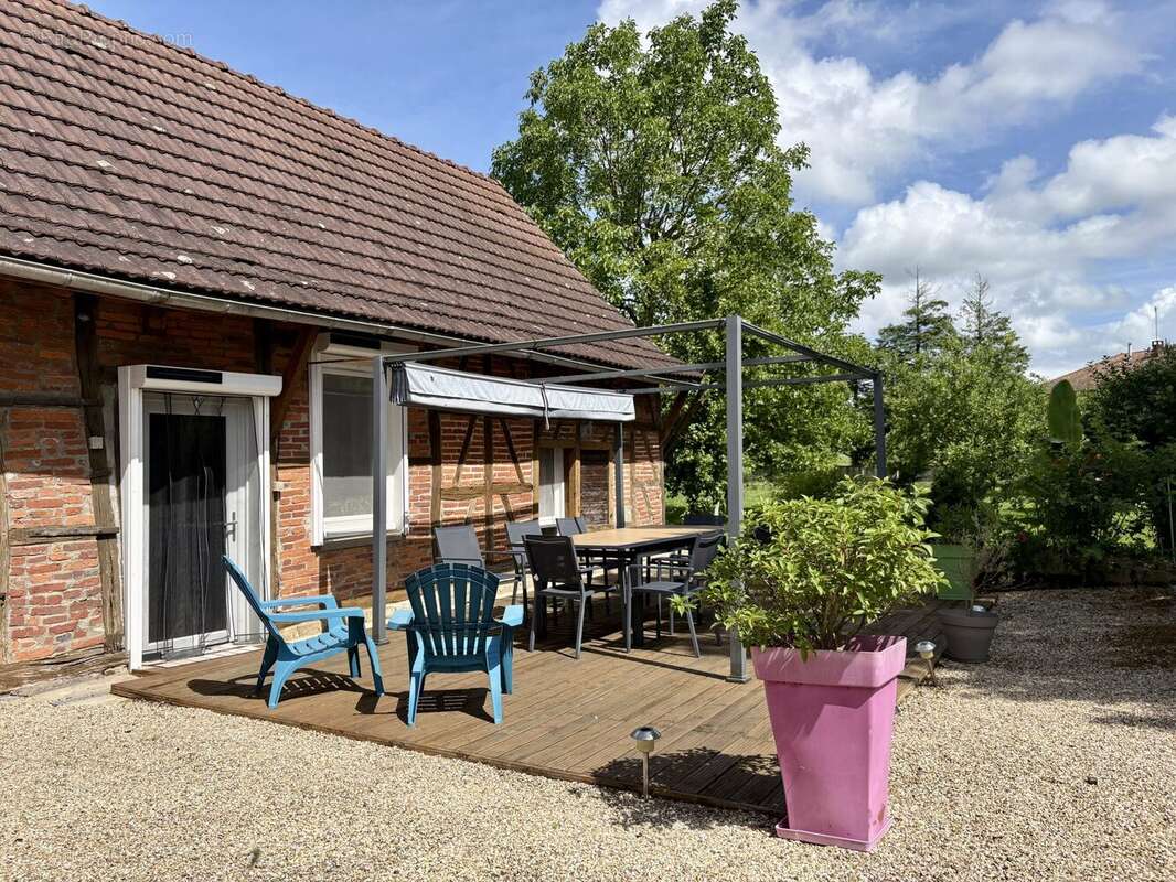 Maison 230 m² à Bantanges  - photo 2
