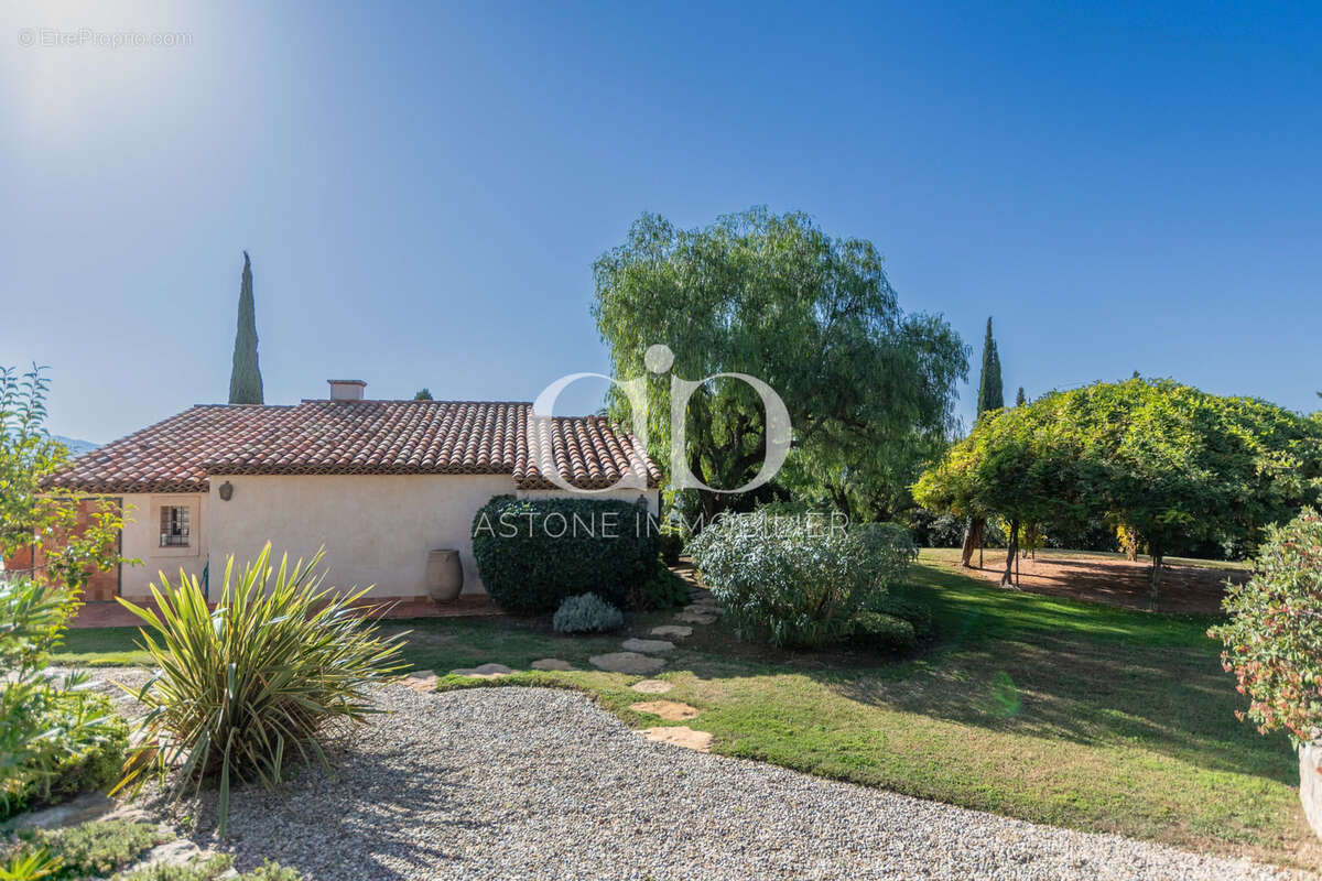 Maison à LA CADIERE-D&#039;AZUR