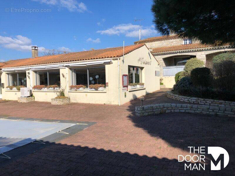 Commerce à SAINTE-SOULLE