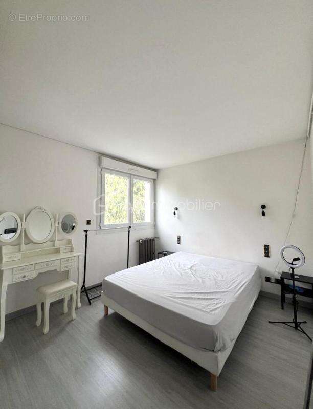 Appartement à SAINT-JEAN-DE-LA-RUELLE