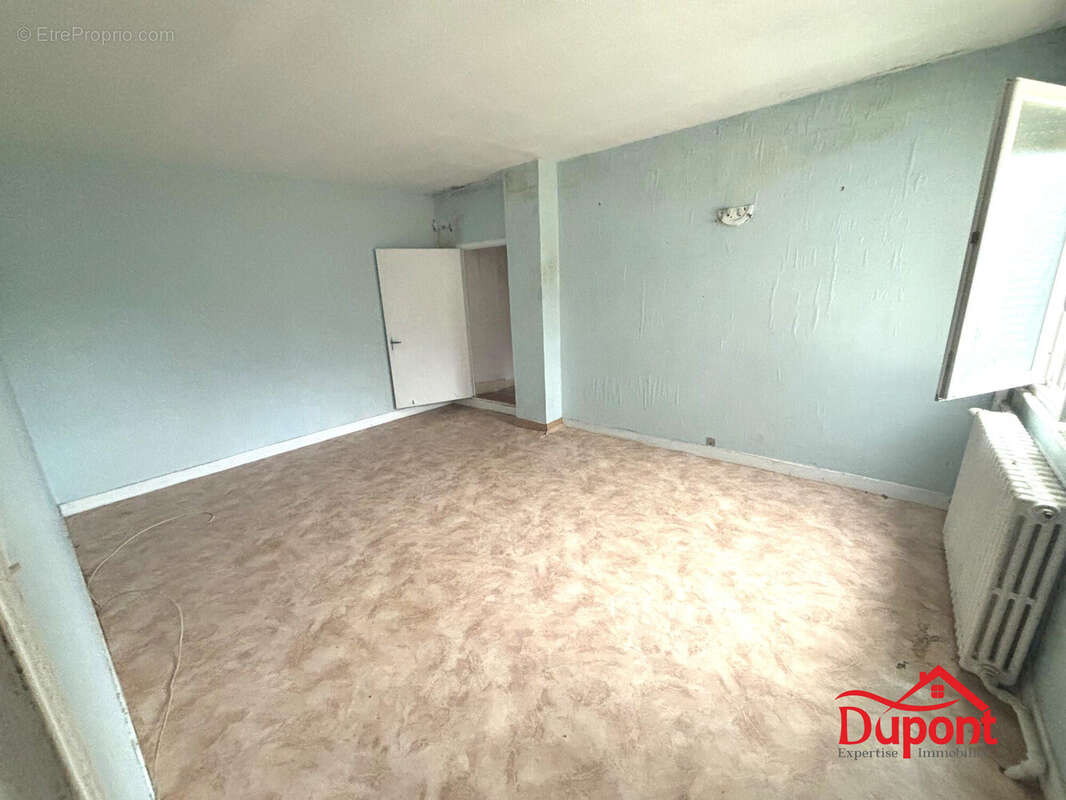 Maison à MAUBERT-FONTAINE