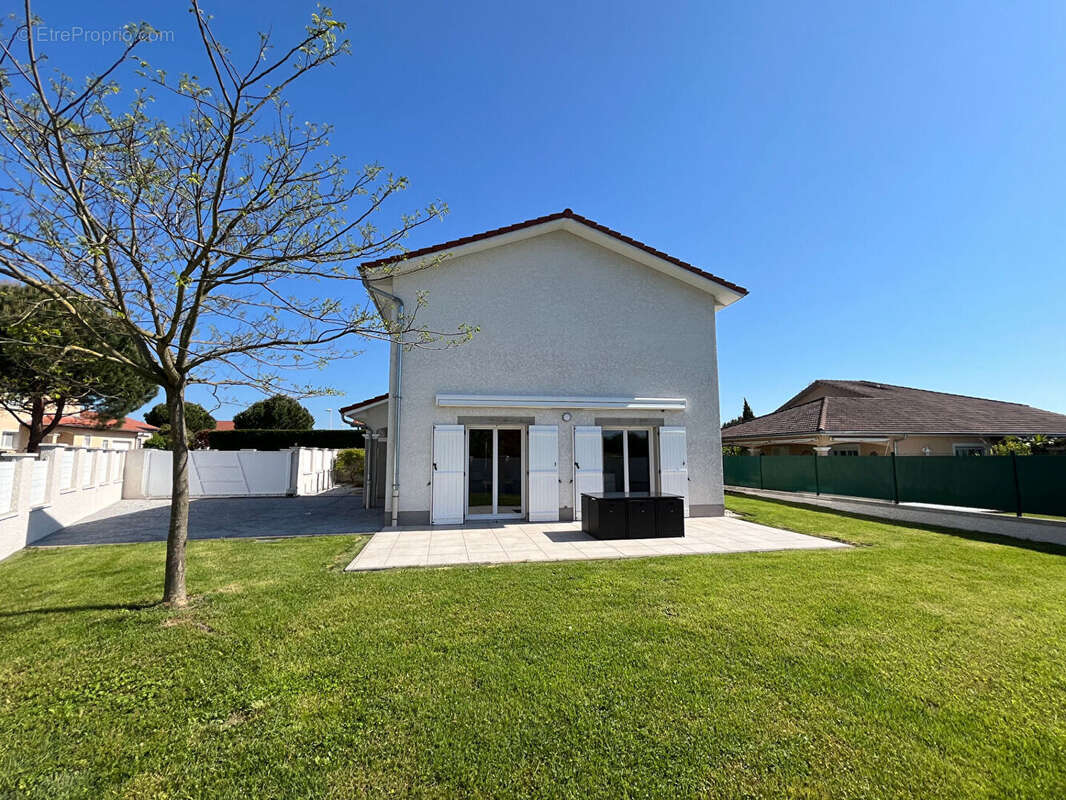 Maison à CHARVIEU-CHAVAGNEUX