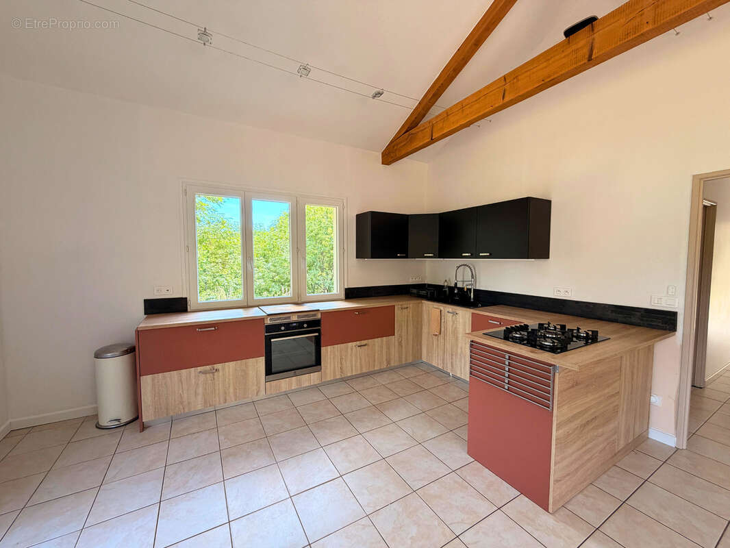 SAINT-PIERRE-SUR-DOUX   Ensemble immobilier avec maison rénovée, corps de ferme et 1,76 hectare de terrain - photo 7