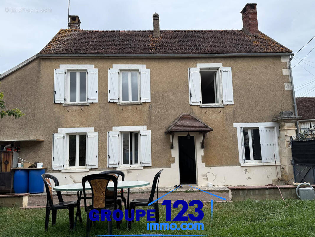 Maison à VALLAN