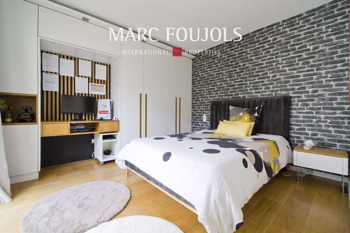 Maison à COURBEVOIE