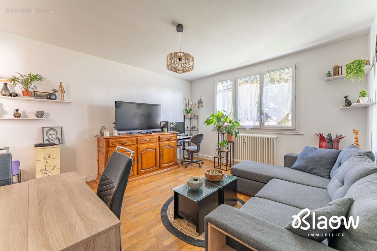 Appartement à MEYZIEU