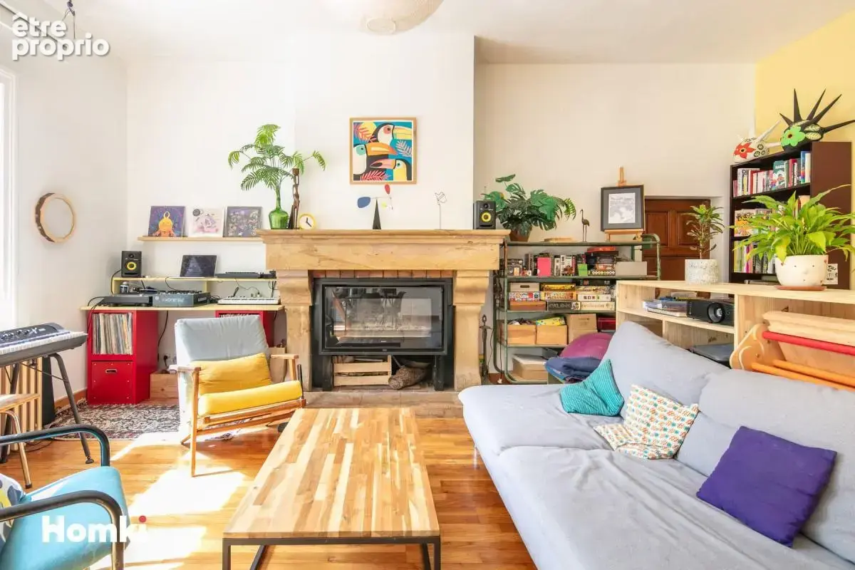 Maison de 226 m² au cœur d’un jardin arboré de 1 500 m² – Fraîcheur, calme et verdure - photo 4