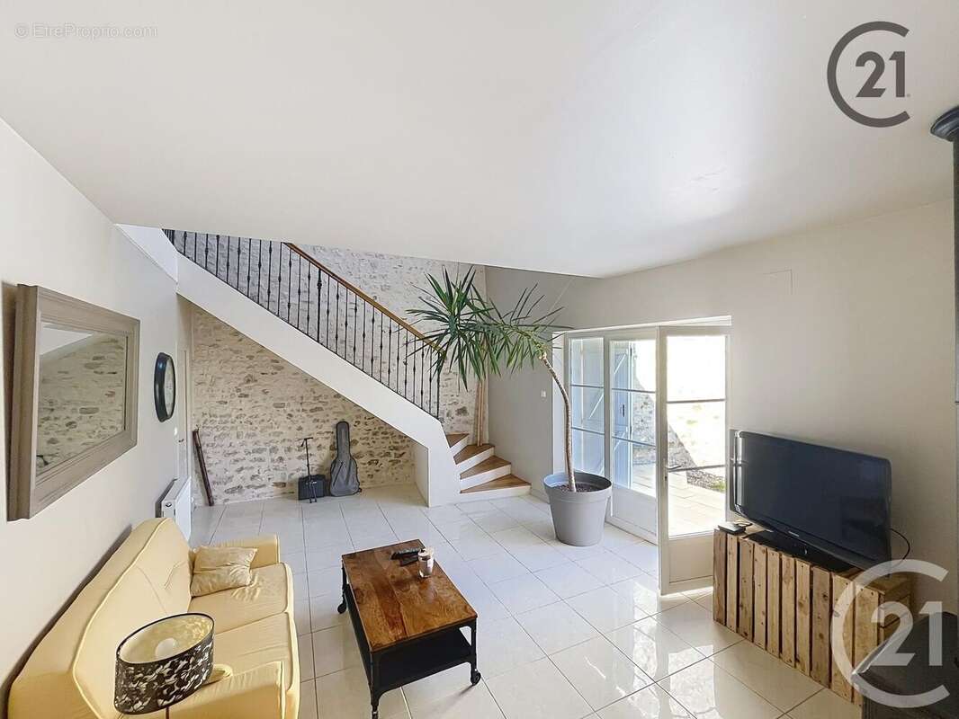 Maison à BRIENON-SUR-ARMANCON