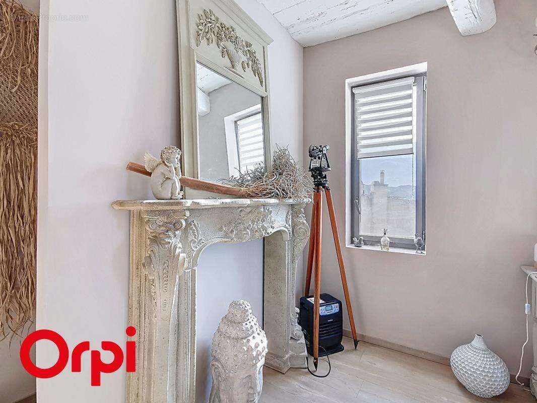 Appartement à LA CADIERE-D'AZUR