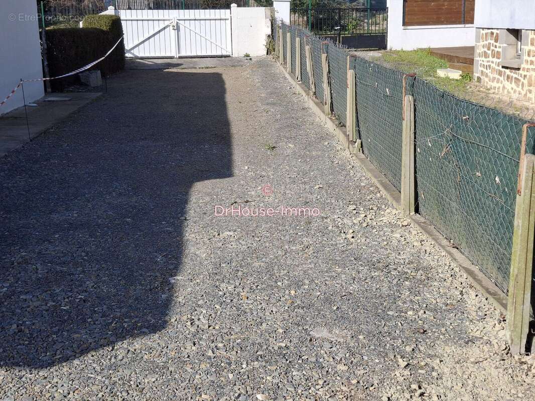 Terrain à JULLOUVILLE