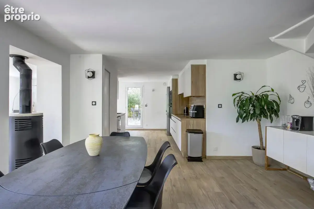 Villa 170m2 - 4 chambres - piscine - jardin - photo 10