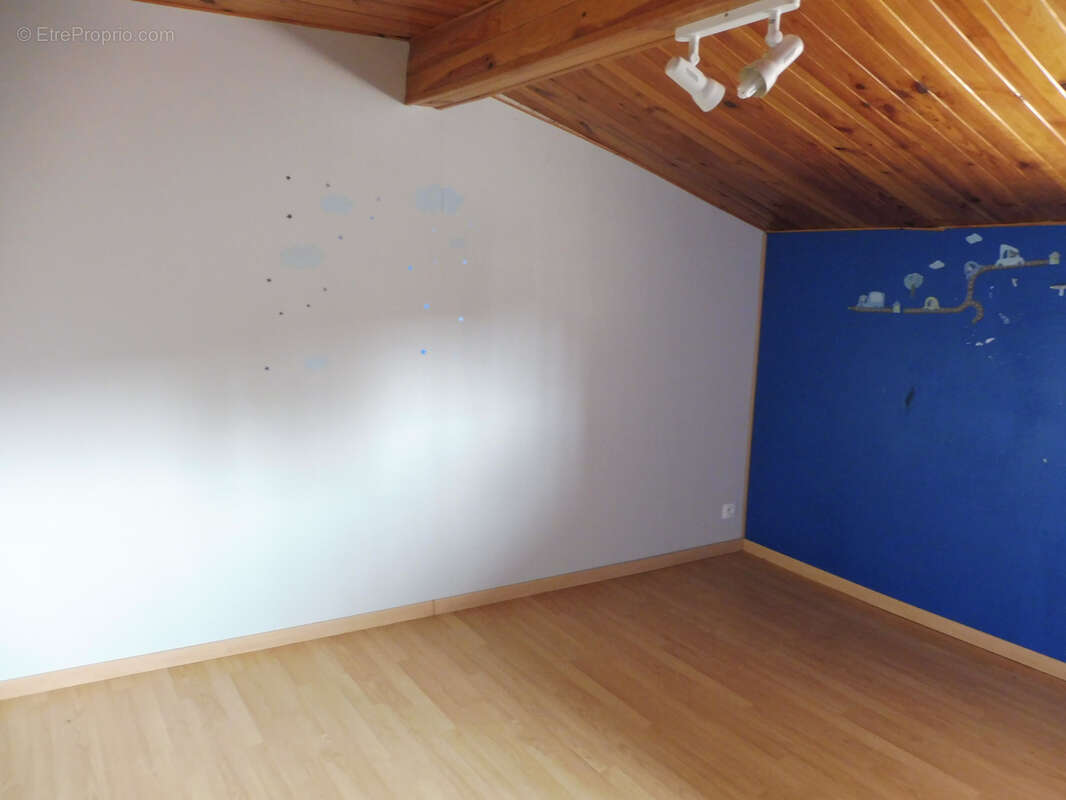 Maison à SAINT-VINCENT-DE-CONNEZAC