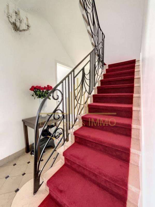 A vendre à Bordeaux Belle maison rénovée aux  prestations de qualité - photo 11