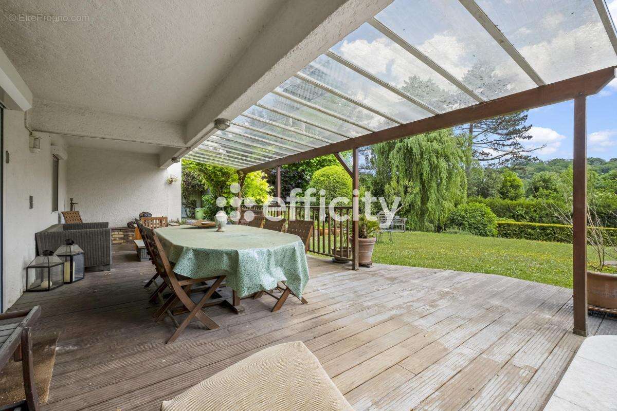 Maison à LA CELLE-SAINT-CLOUD