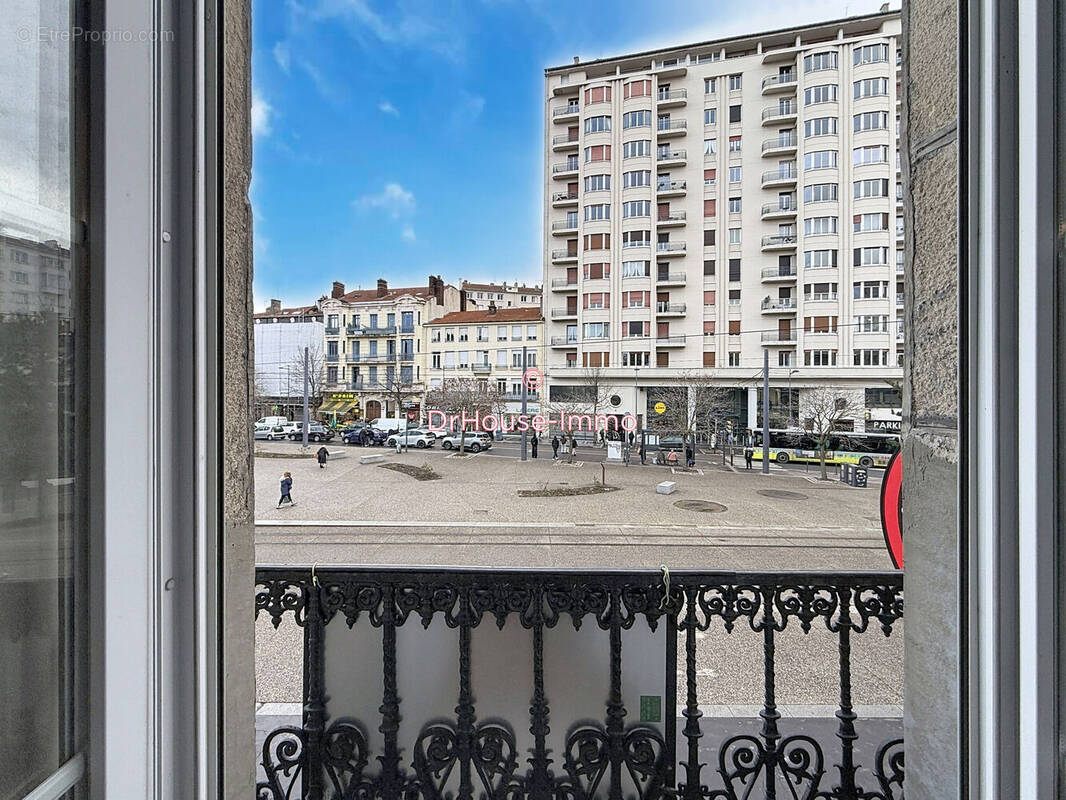 Appartement à SAINT-ETIENNE