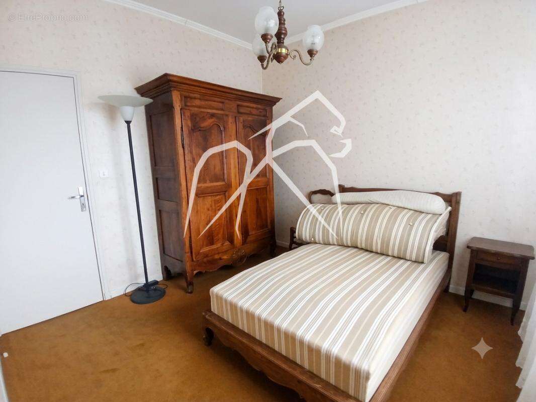 Rare à Montpellier Aiguerelles  Maison 8 pièces 230 m² avec piscine et terrain de 1 100 m²  fort potentiel – nombreux aménagemen - photo 15