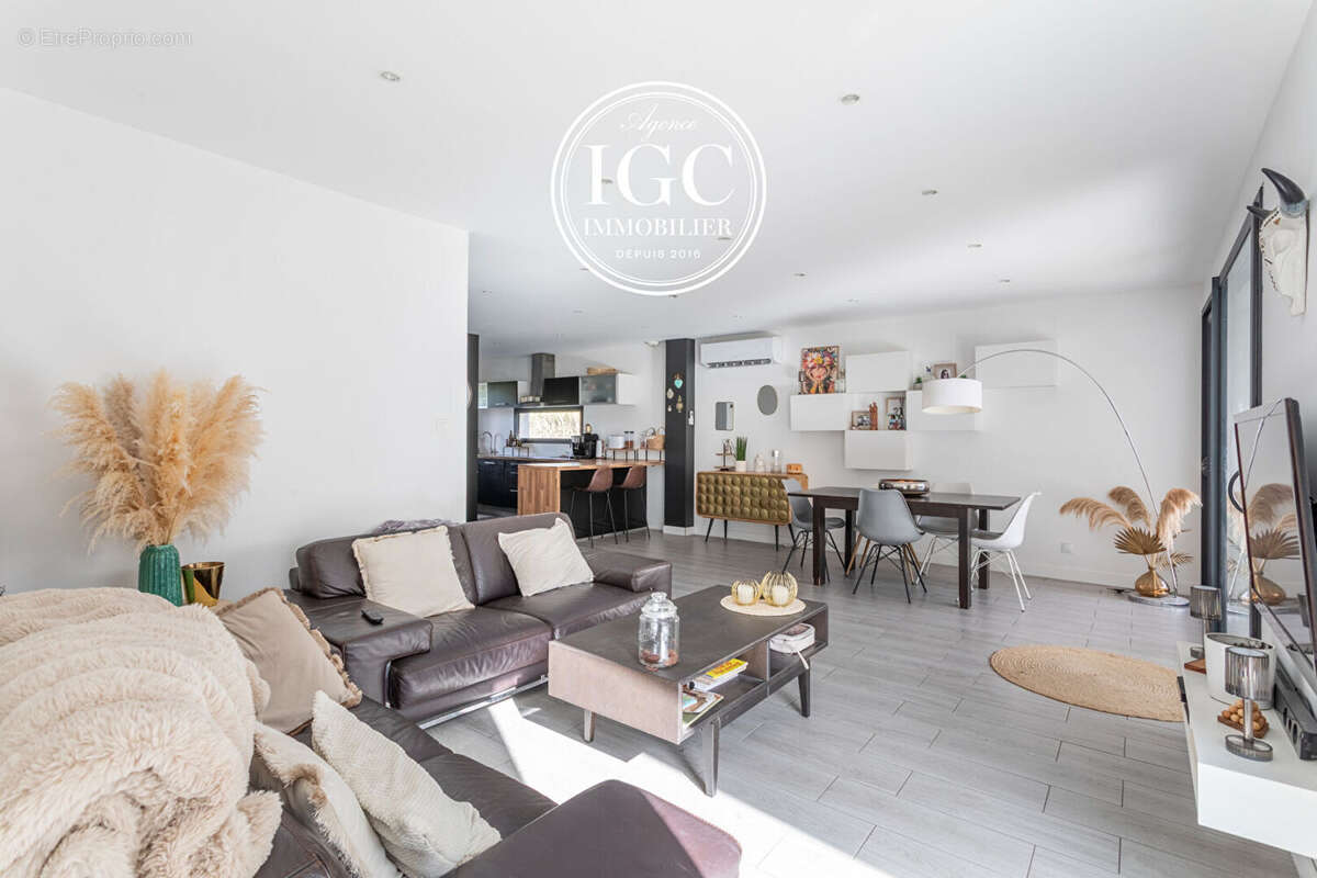 Maison à ENSUES-LA-REDONNE