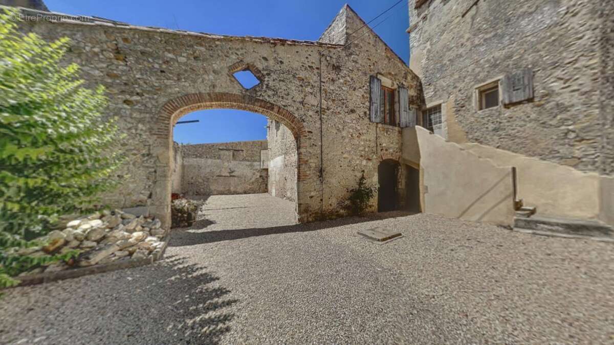 Maison à MONTELIMAR