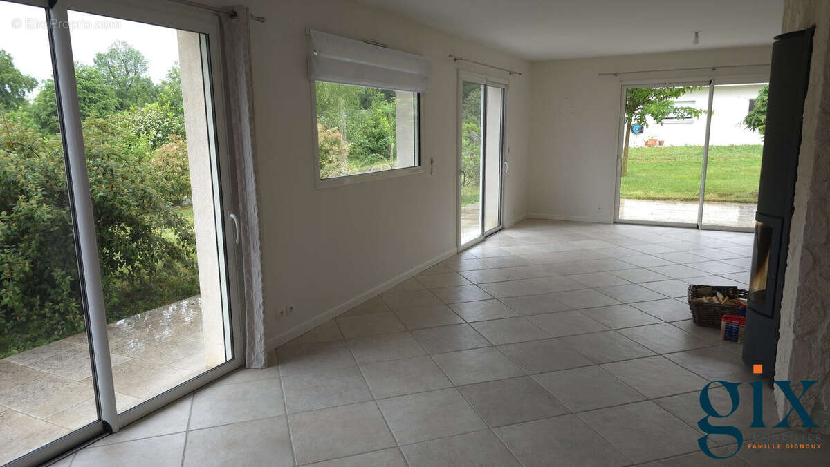 Maison à LA TERRASSE