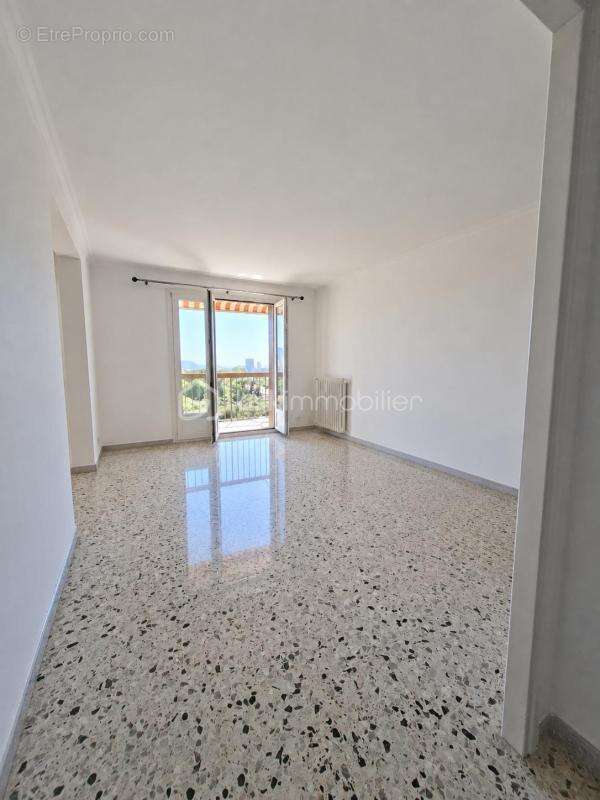 Rare VUE Féérique sur la Mer et la Ville,  appartement T4 en excellent état - photo 6