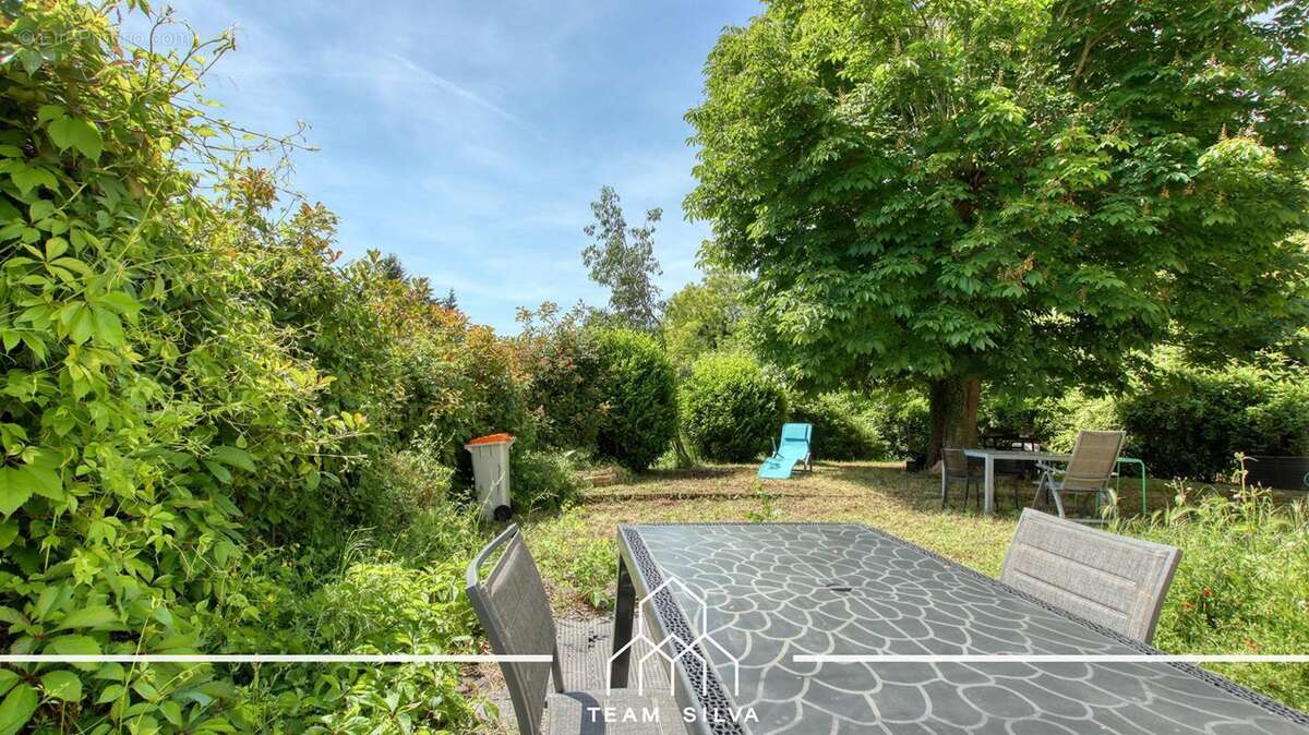 Maison 100 m² à Royas  - photo 20