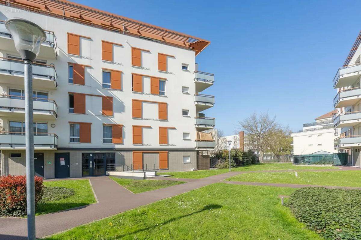 Appartement à DUGNY